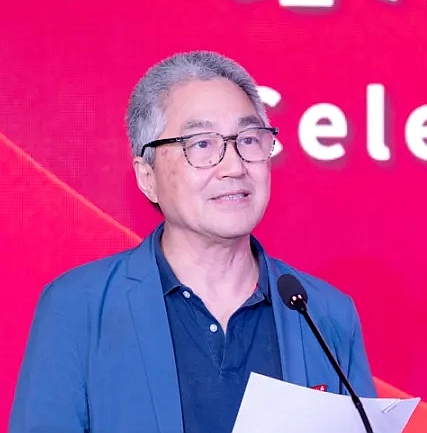 “陆老师，与你相遇，好幸运！”